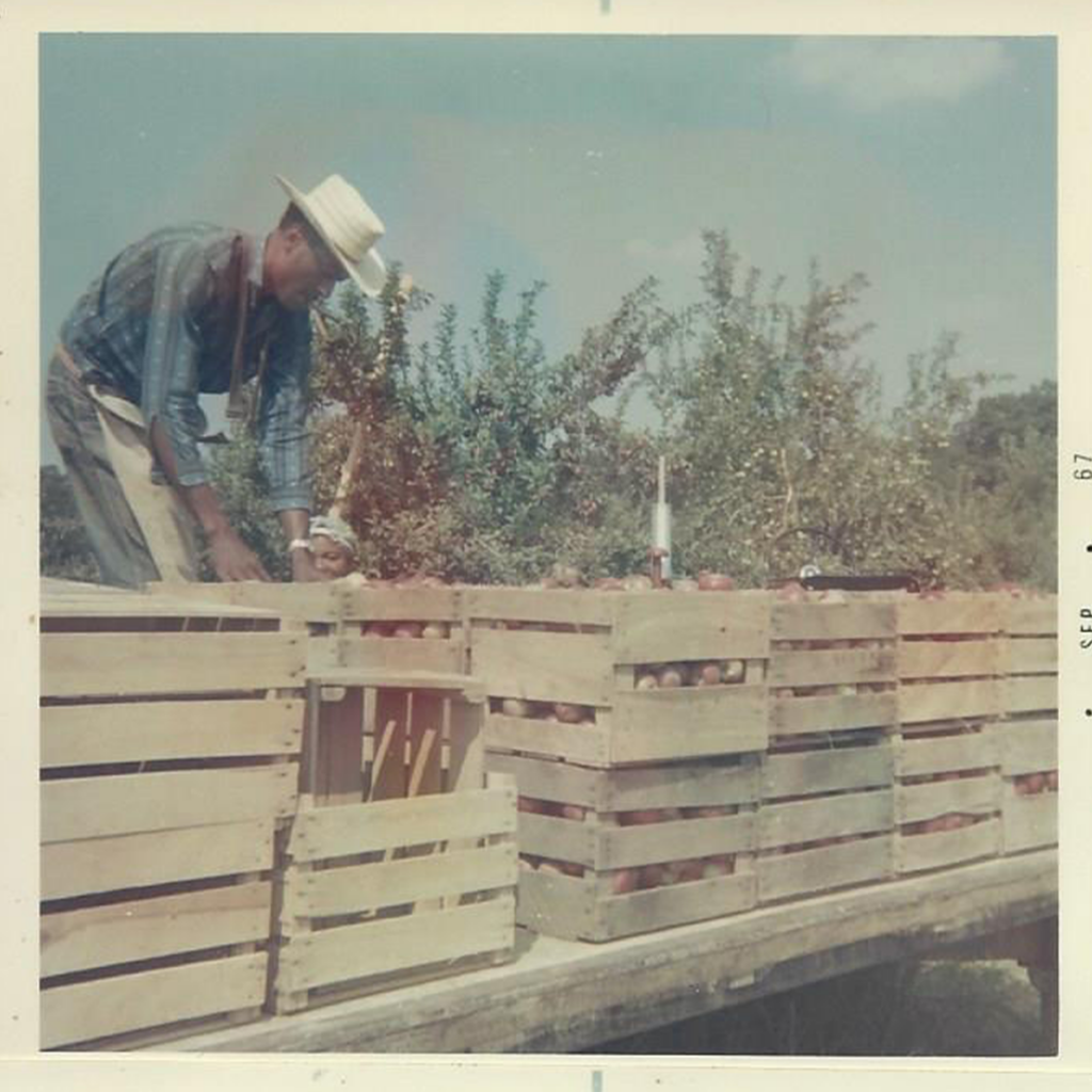 Connecting Community & Farm | Scott’s Orchard